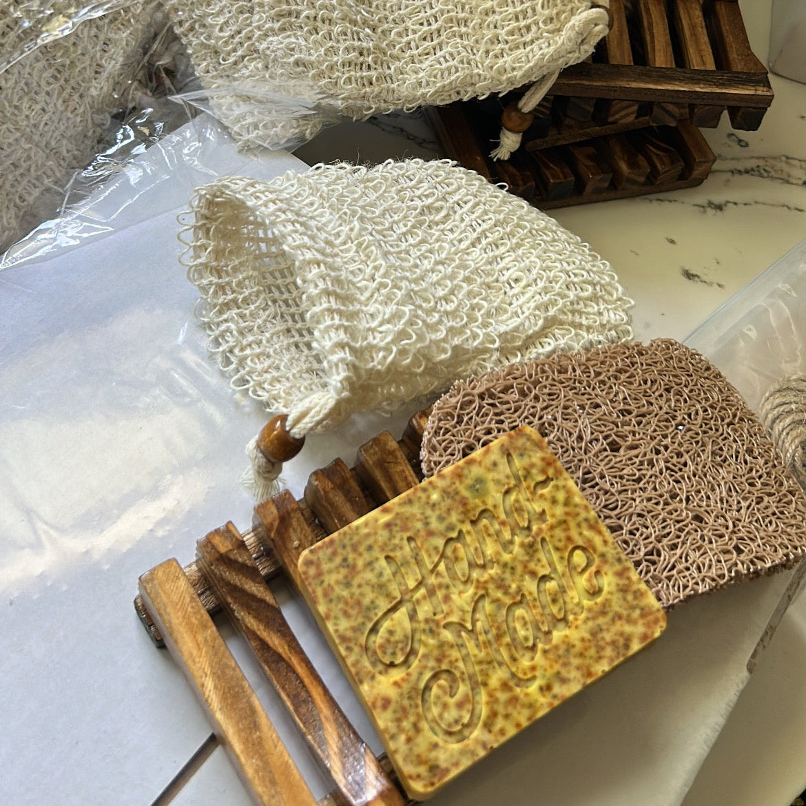 Soap Kit (Soap dish, Soap saver pad and Exfoliating glove)